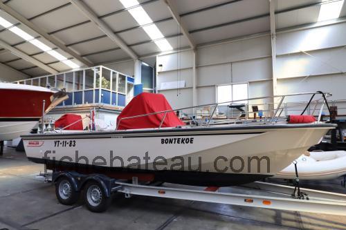 Boston Whaler Outrage 22 fiche technique et avis